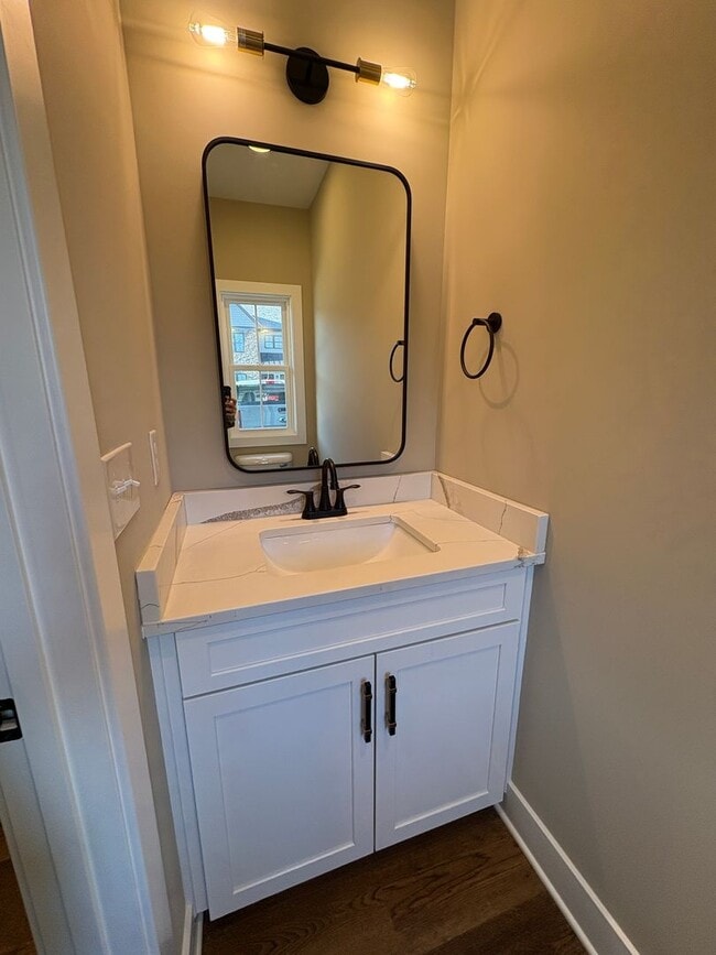 Building Photo - Beautiful new townhouse with a move in special of first month free!