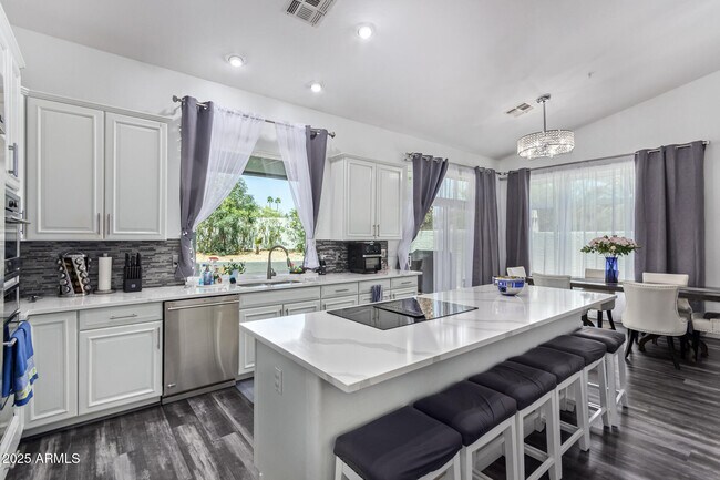 Building Photo - 10230 E Cochise Dr