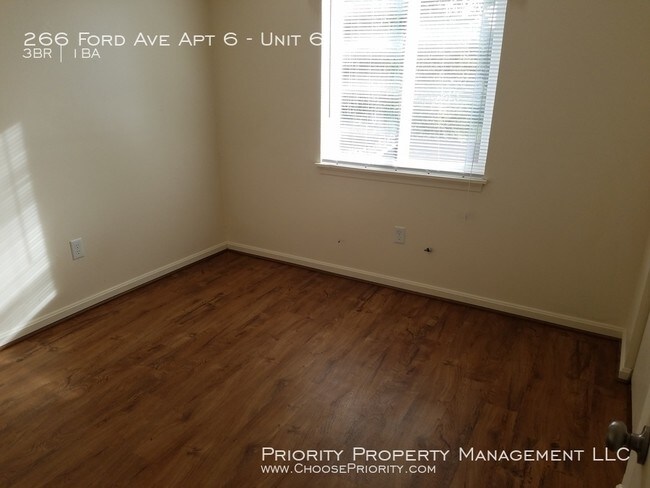 Building Photo - 3BR 1BA Apartment Style Unit, Standardsville