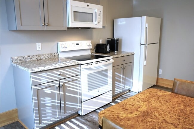 Building Photo - 54 Central Ave