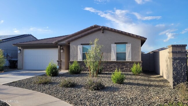 Primary Photo - 15998 W Smoketree Dr