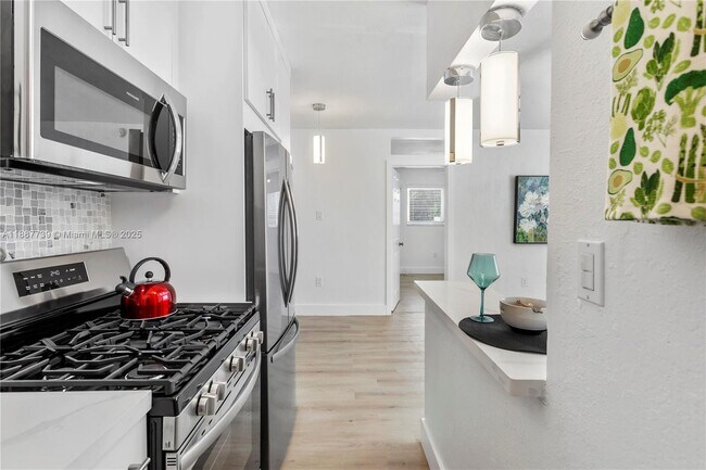 Building Photo - 6330 SW 79th St