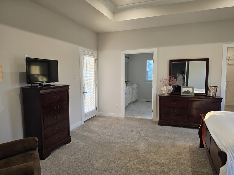 Building Photo - 28050 Purple Martin Cir