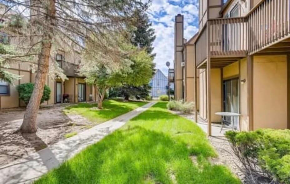 Outside - 225 E 8th Ave