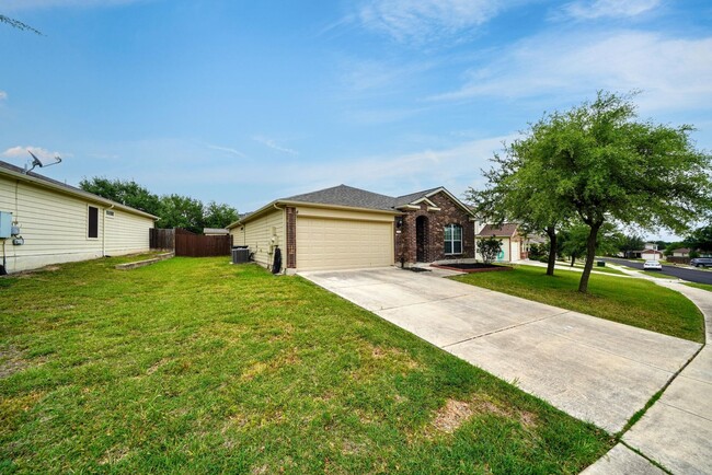 Building Photo - Charming 3-Bedroom Home in Schertz - Great...
