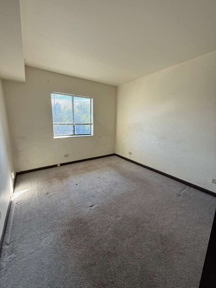 Building Photo - 363 E Rimini Ct