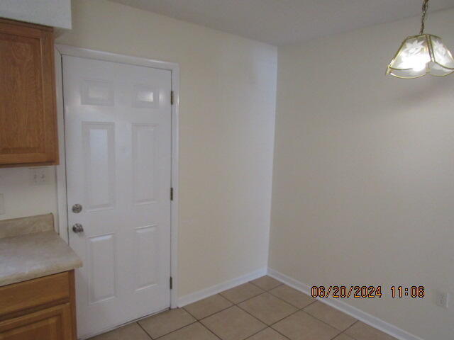 Building Photo - 705 Terrance Ct