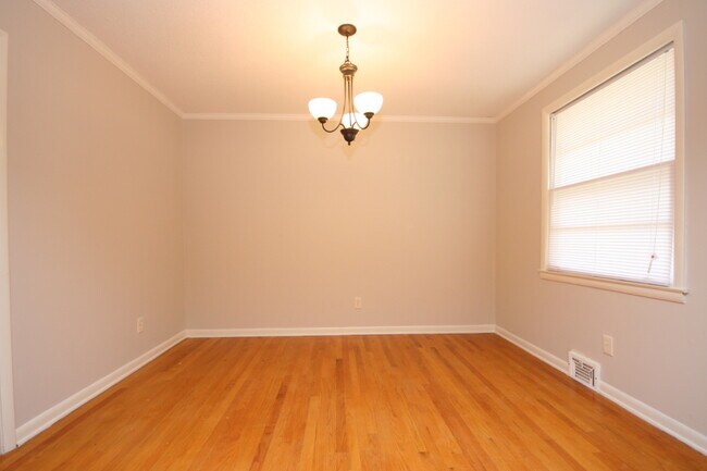 Building Photo - 7620 Charlotte Dr SW