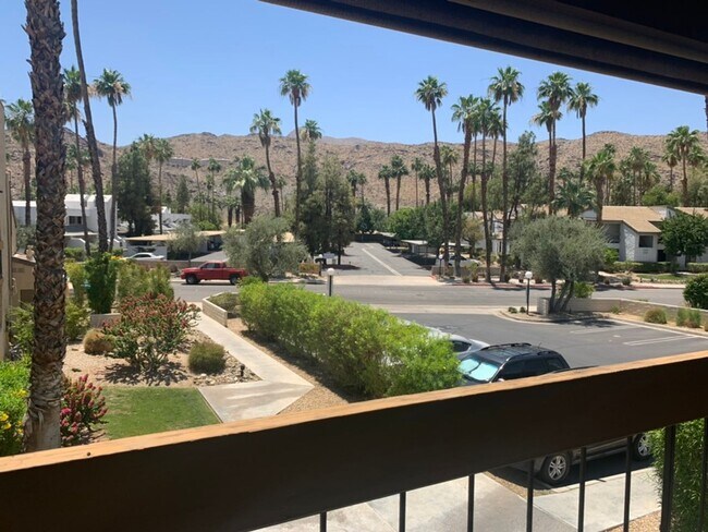 Building Photo - Centrally Located Studio Spacious Studio