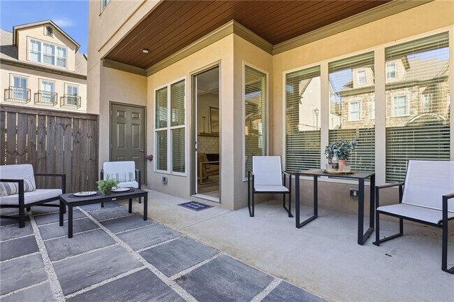 Building Photo - 110 Via Roma