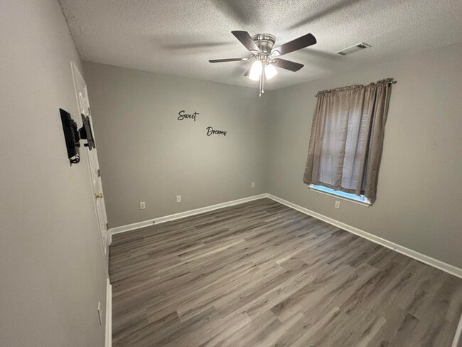 Building Photo - 4010 Calypso Dr