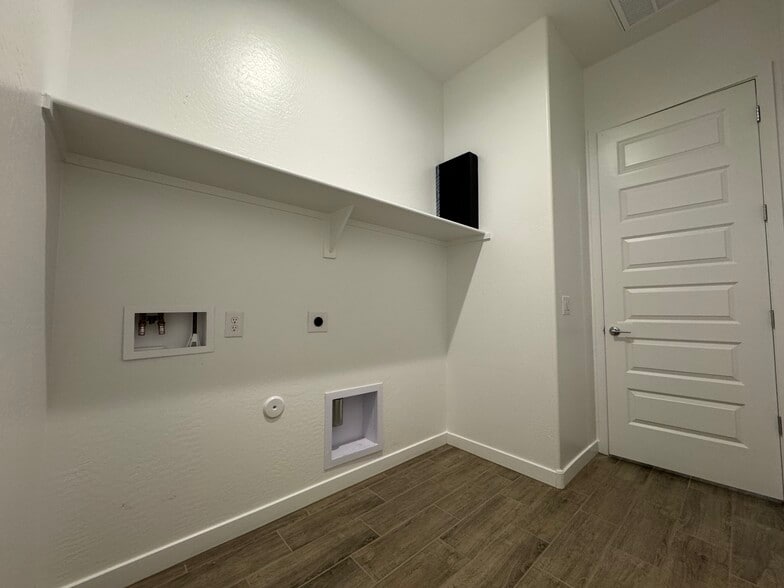 Laundry Room - 2996 E Birdsong Ave