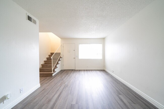 Building Photo - 1466 Bonair Rd