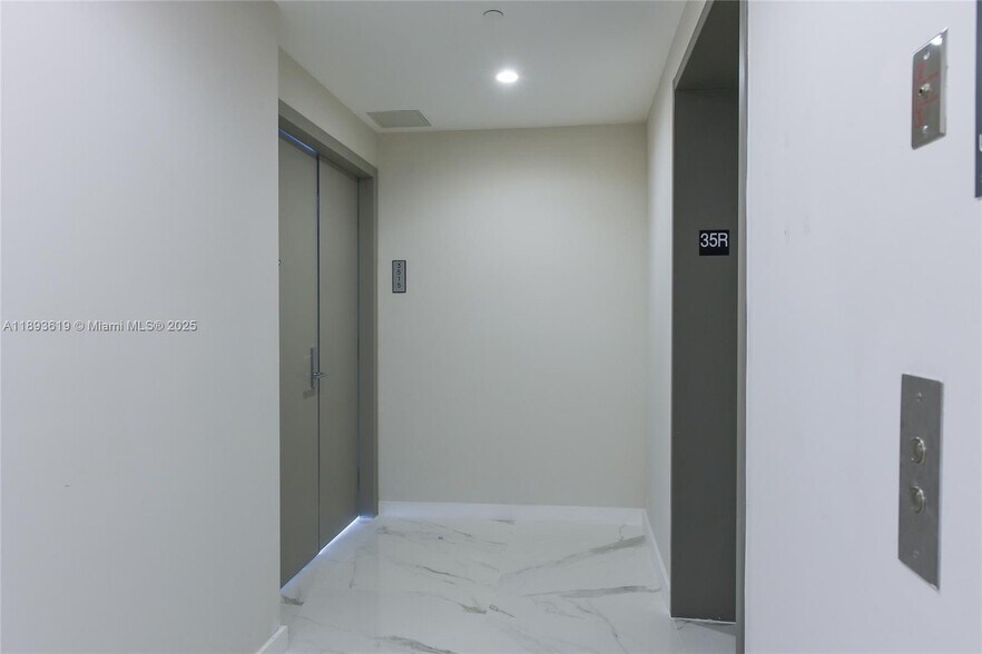 Building Photo - 488 NE 18th St