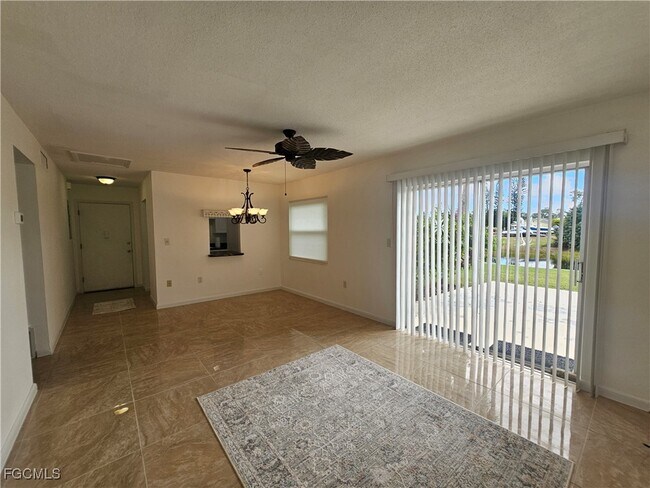 Building Photo - 702 Joel Blvd