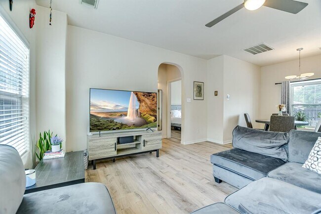 Building Photo - 2913 Saville Loop