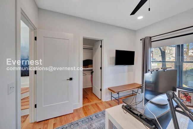 Building Photo - 3 Bed/3 Bath Home with Garage / Pet-Friendly / Available Now!