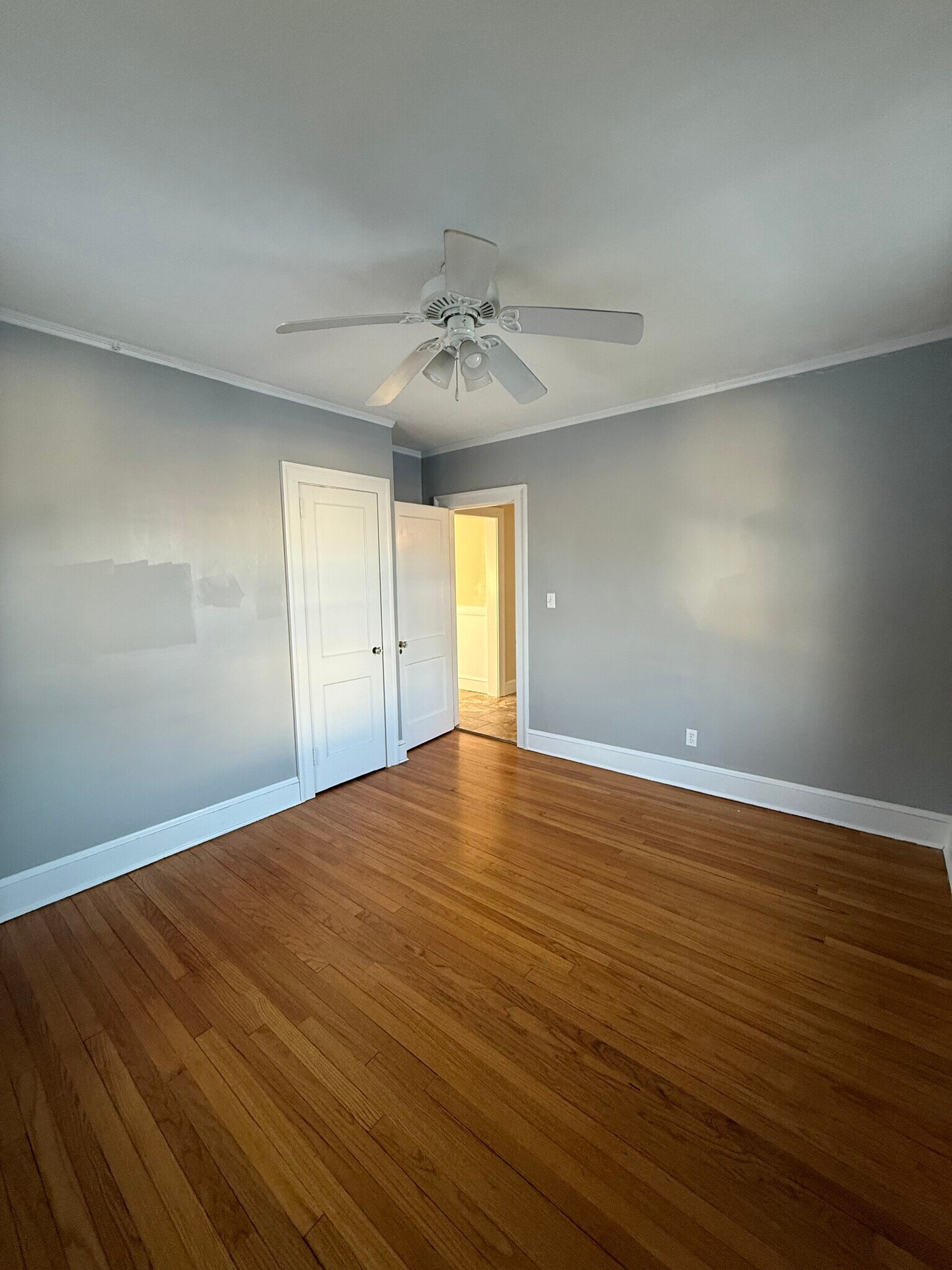 Secondary bedroom. - 18 Roger St