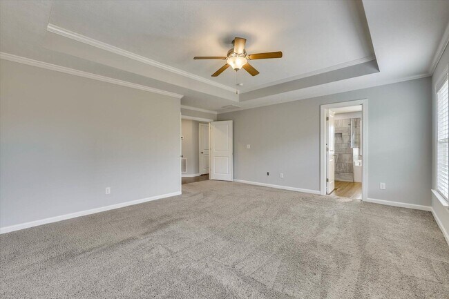 Building Photo - 445 Longmeadow Dr