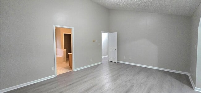 Building Photo - 610 James Ridge Dr