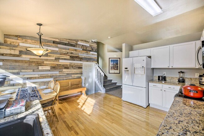 Building Photo - 5257 Pioneer Mesa Dr