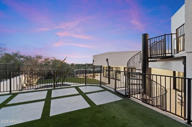 Building Photo - 3135 E Palo Verde Dr