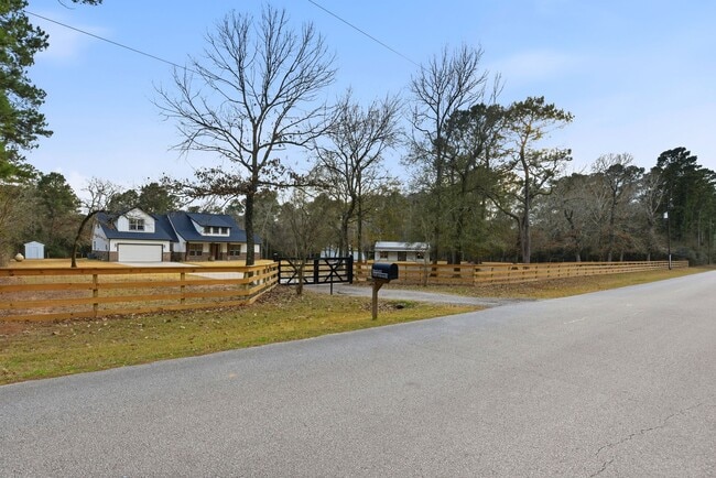 Building Photo - 19330 Veterans Rd