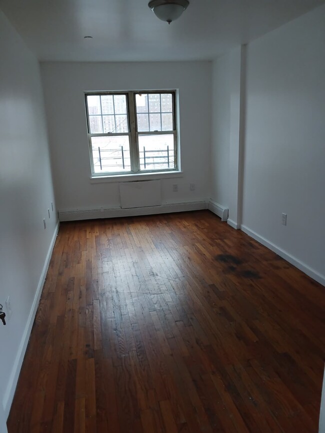 Building Photo - 1349 Franklin Ave