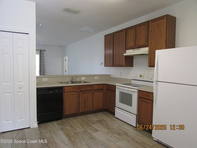 Building Photo - 4192 Collinwood Dr