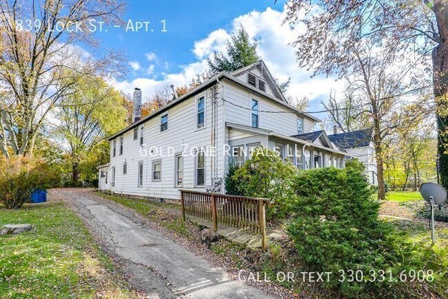 Building Photo - 839 Lock St