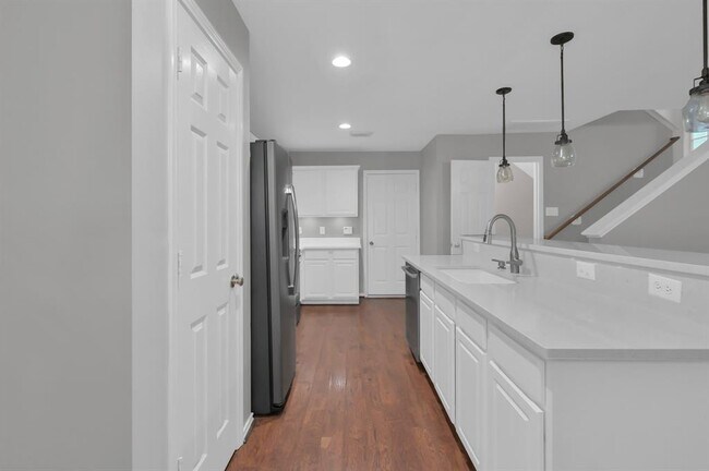 Building Photo - 27 S Villa Oaks Dr