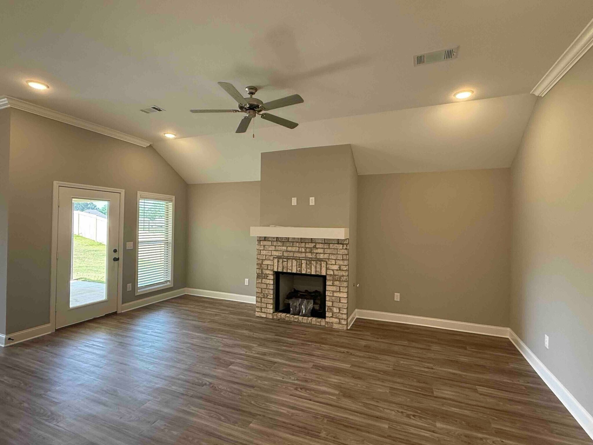 Building Photo - 573 Patrick Farms Dr