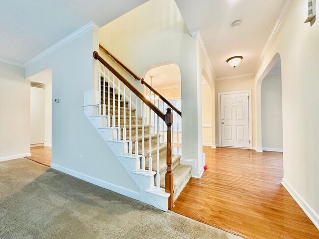 Building Photo - 5 BD, 4 BA Beautiful Wakefield Home