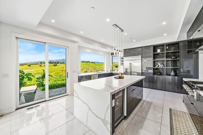 Building Photo - 7778 Laguna Heights Ct