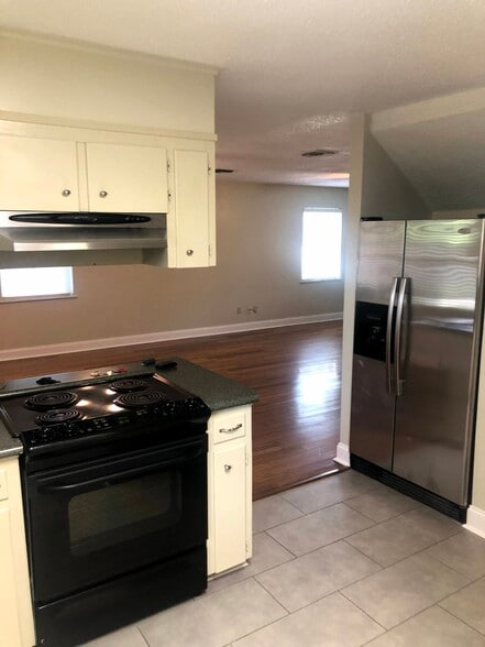 Building Photo - 207 Timothy Dr