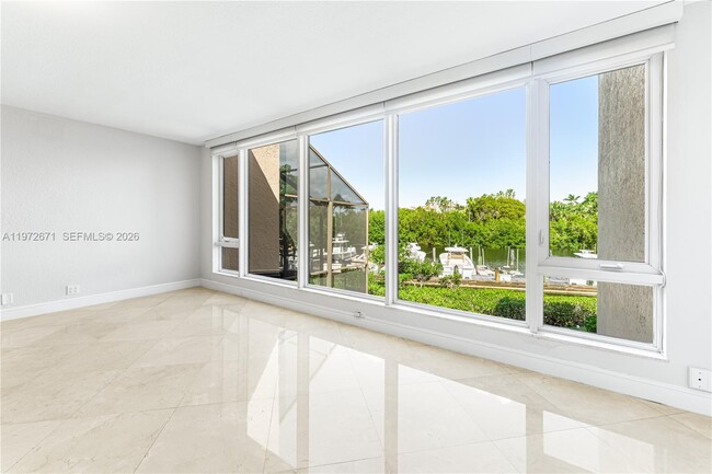 Building Photo - 5990 Paradise Point Dr