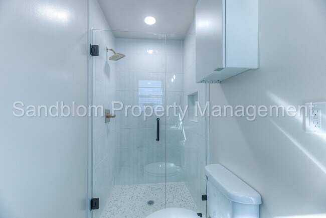 Building Photo - For Lease | Midtown Tulsa | Available Now!