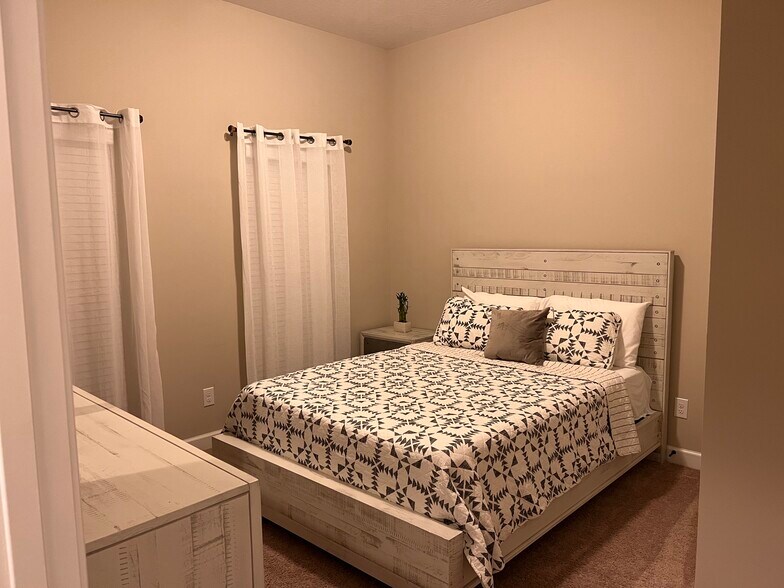 Building Photo - 4875 Ken Miles Dr