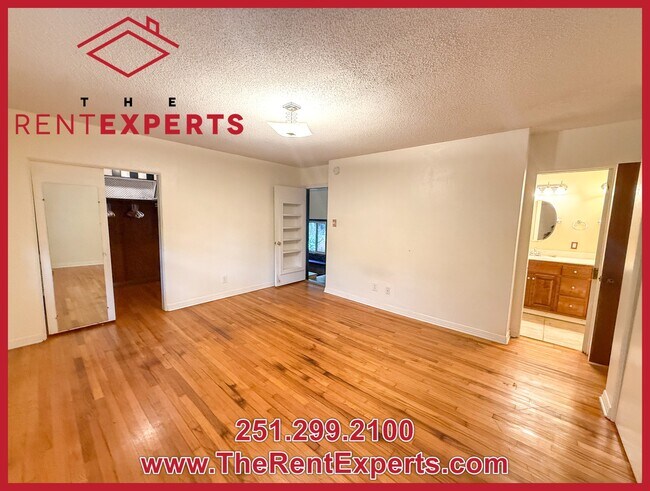 Building Photo - 2772 N Grafhill Dr