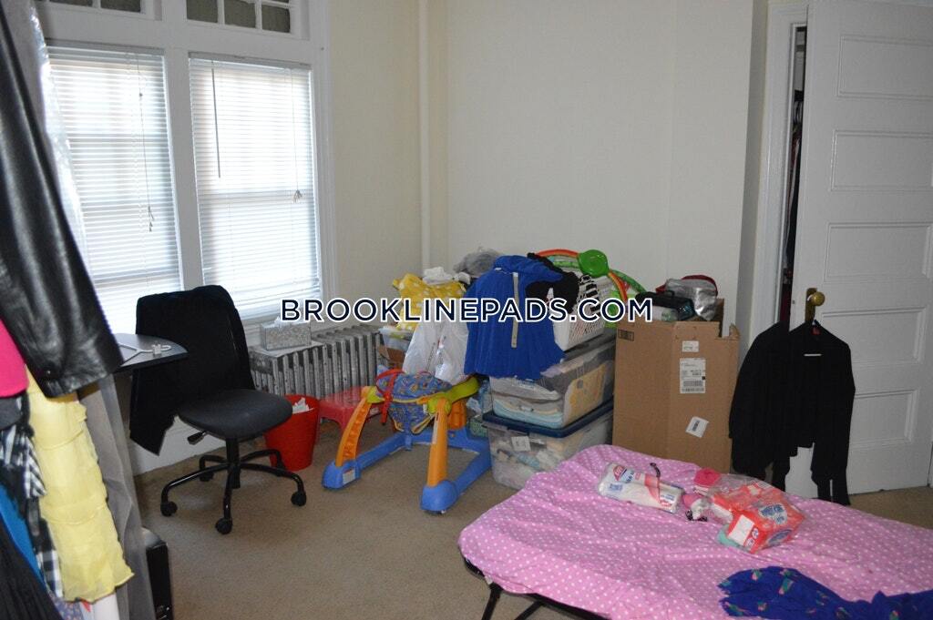 Building Photo - 1223 Beacon St
