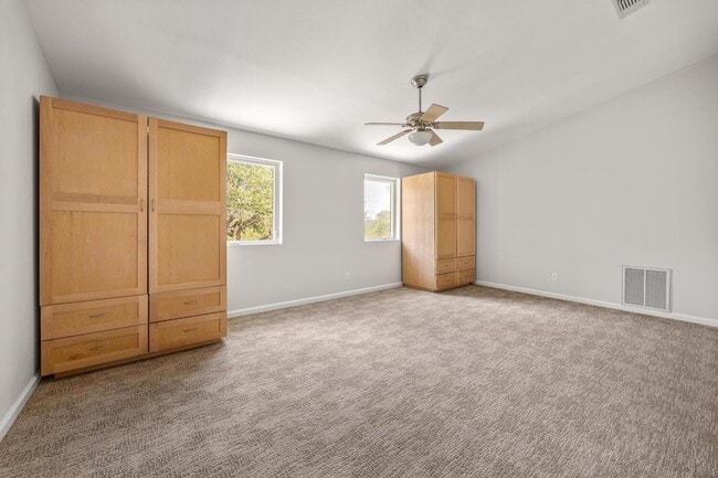 Building Photo - 1100 Chapparal Dr