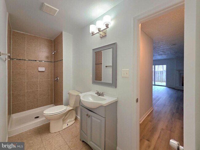 Building Photo - 2520 Doverhill Ct