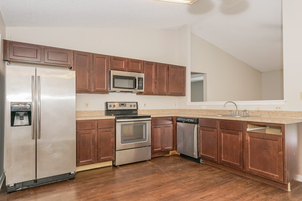 Building Photo - 1561 Ortega Ave