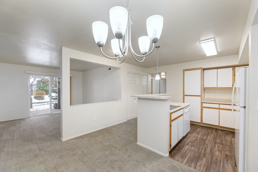 2x2 Unit - Rembrandt Park Apartments