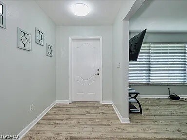 Building Photo - 4240 SE 3rd Ave