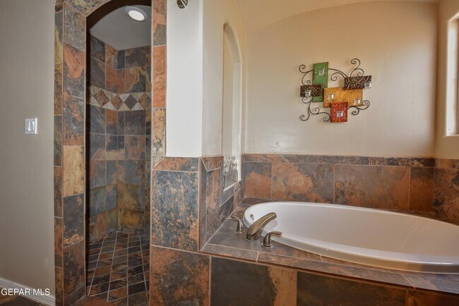 Building Photo - 270 Silver Hill
