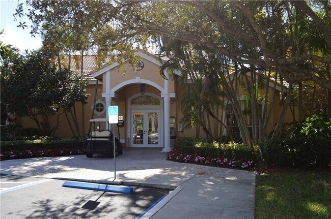 Building Photo - 5550 NW 61st St