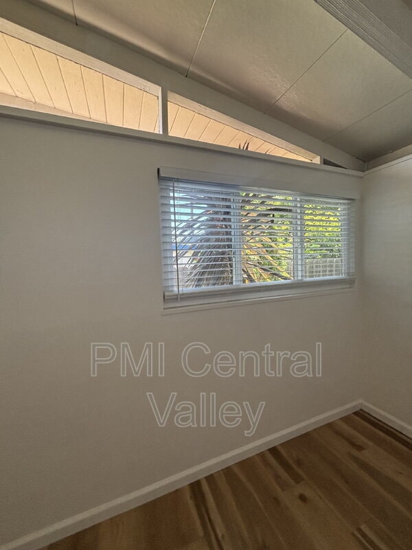 Building Photo - 944 Bridgewood Way