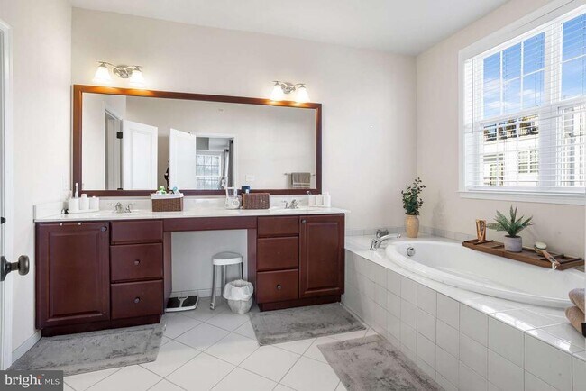 Building Photo - 101B Jay Alley