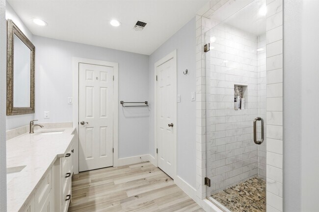 Building Photo - 3807 Glenwood Springs Dr